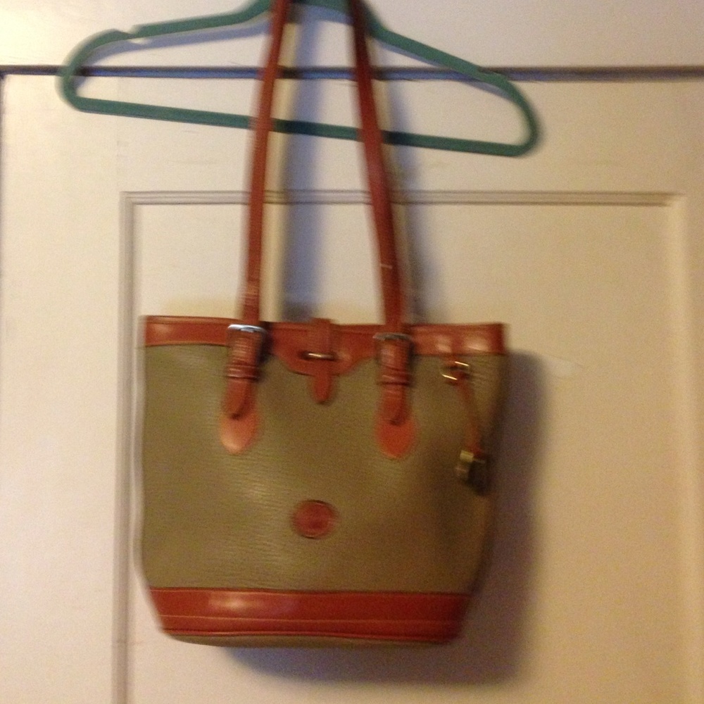 Reduced Vintage Dooney & Bourke taupe shoulder bag